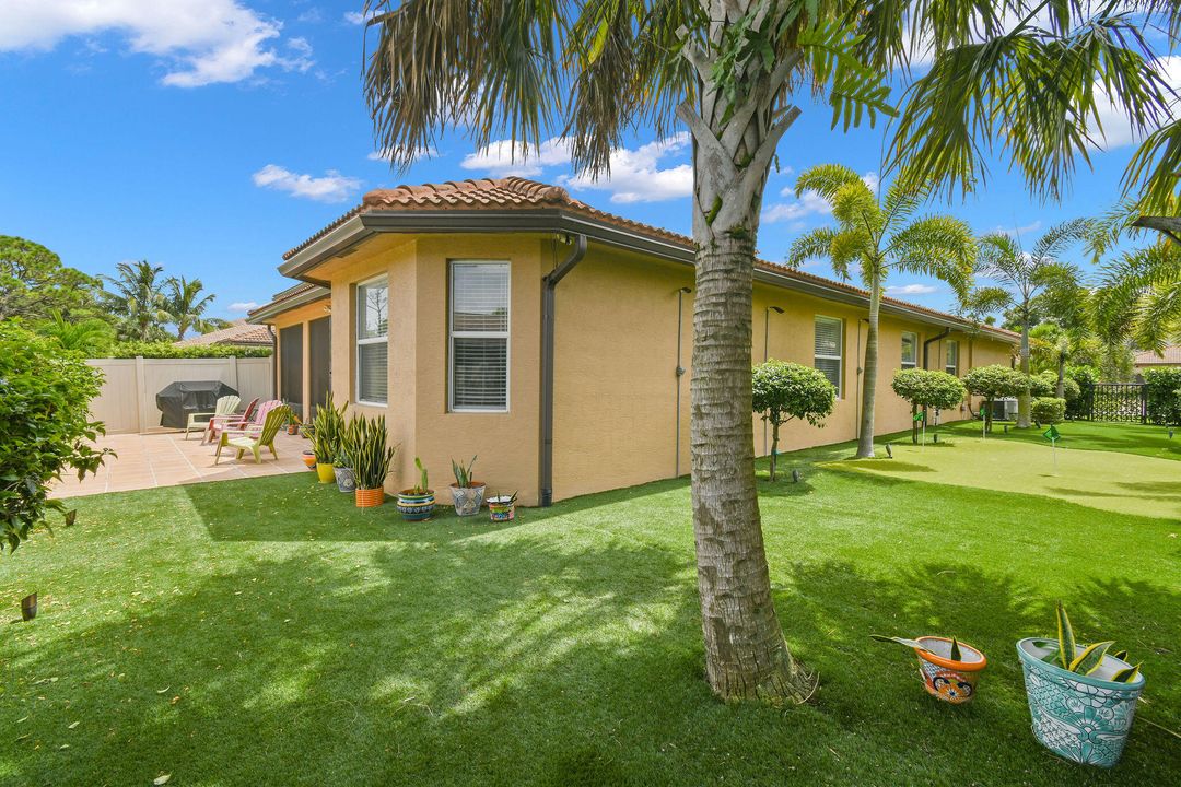 For Sale: $775,000 (3 beds, 2 baths, 1926 Square Feet)