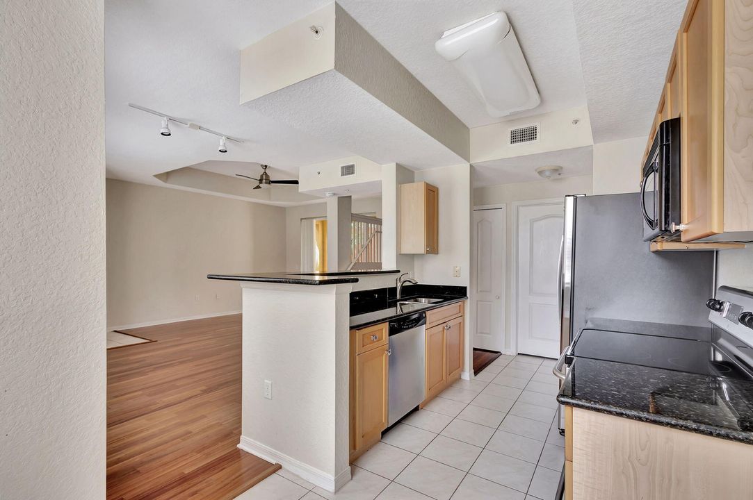 For Sale: $425,000 (3 beds, 2 baths, 1454 Square Feet)