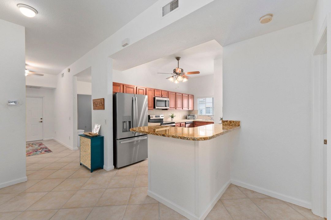 For Sale: $245,000 (2 beds, 2 baths, 1323 Square Feet)