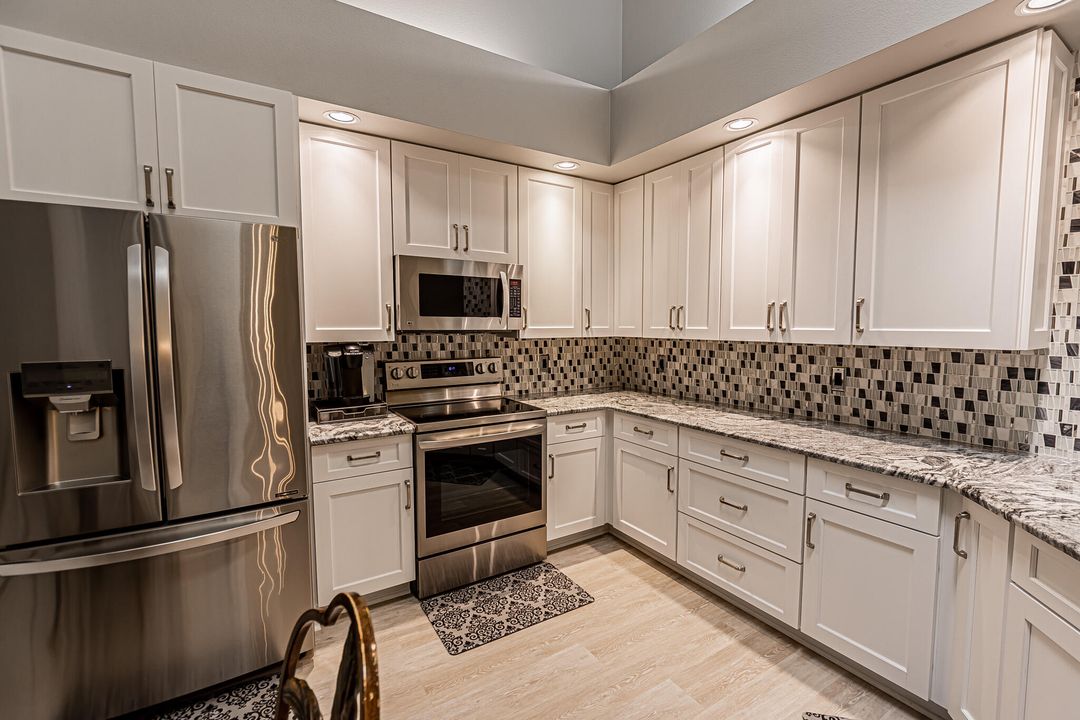 For Sale: $299,900 (2 beds, 2 baths, 1440 Square Feet)