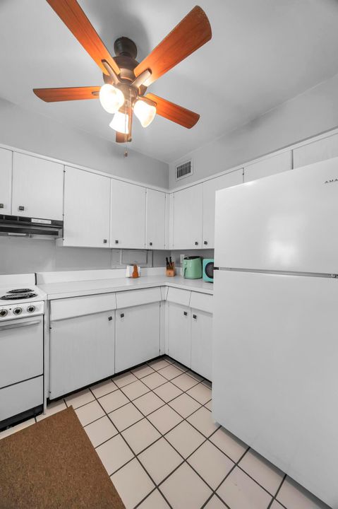 Active With Contract: $210,000 (2 beds, 2 baths, 1200 Square Feet)