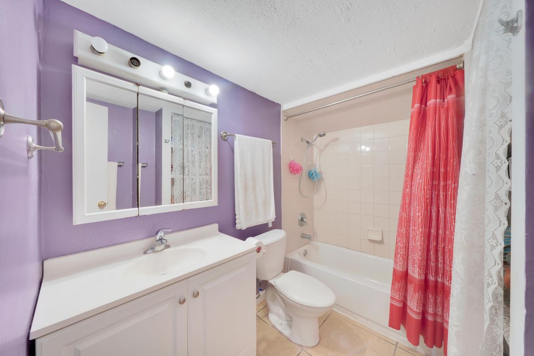 For Sale: $459,000 (2 beds, 1 baths, 741 Square Feet)