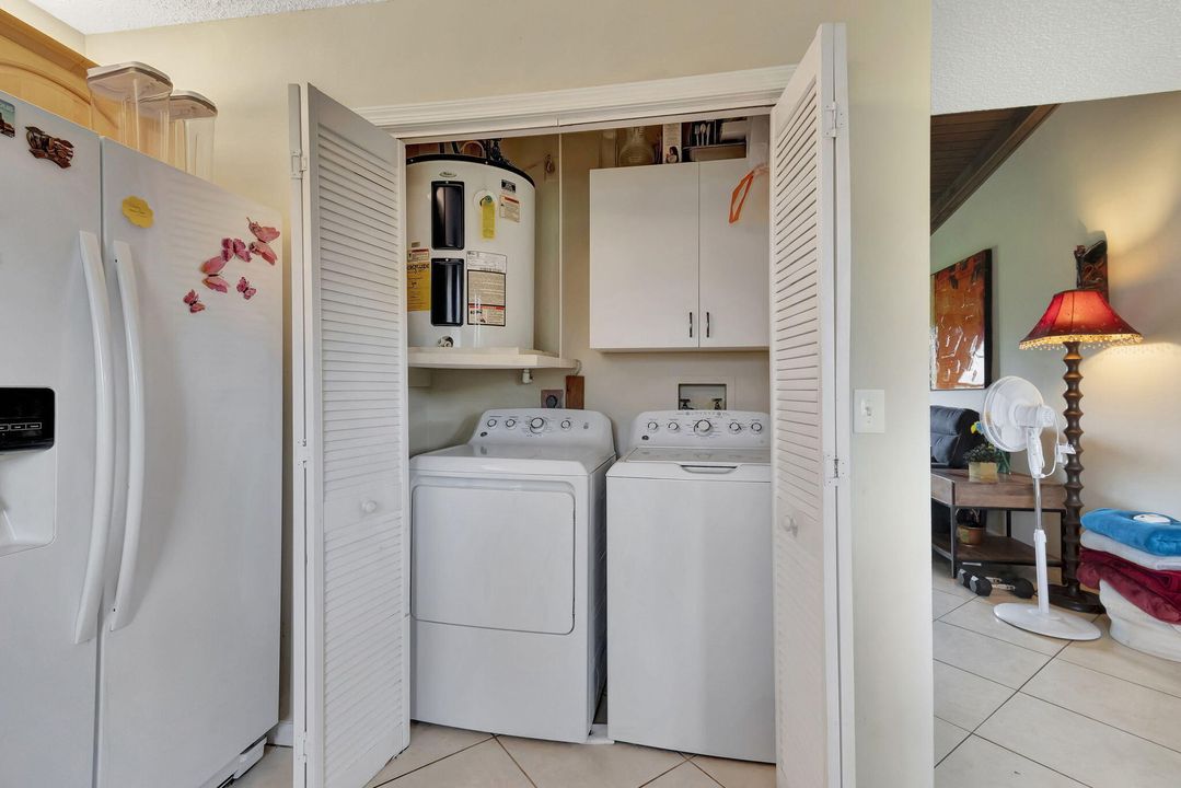 For Sale: $280,000 (3 beds, 2 baths, 1187 Square Feet)