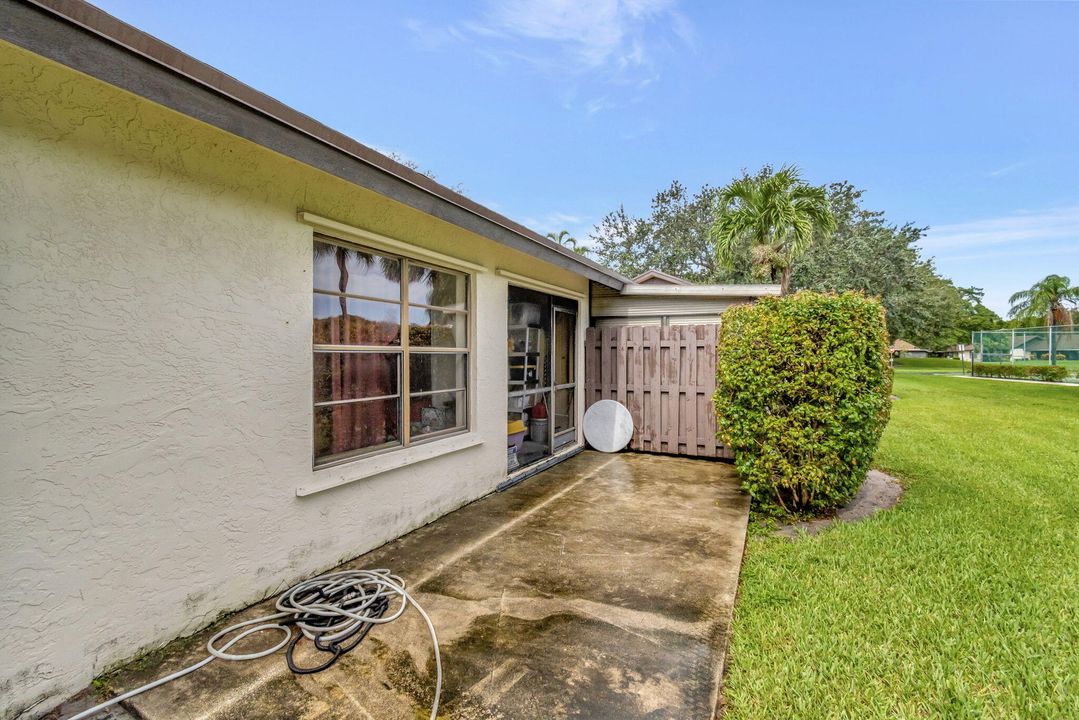 For Sale: $280,000 (3 beds, 2 baths, 1187 Square Feet)