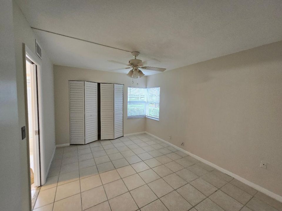 For Sale: $278,900 (2 beds, 2 baths, 1143 Square Feet)