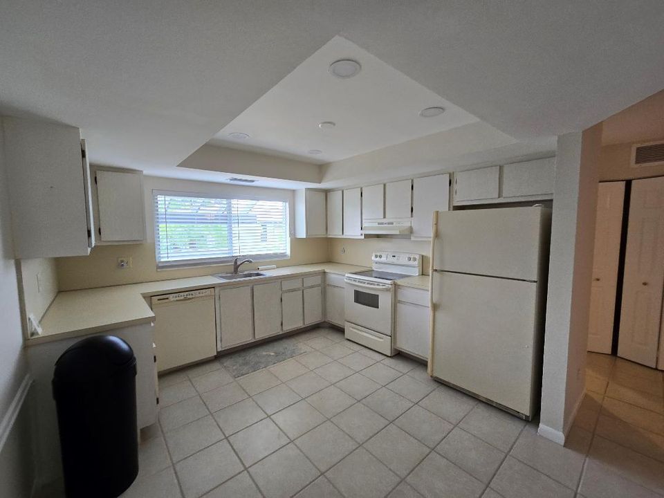 For Sale: $278,900 (2 beds, 2 baths, 1143 Square Feet)