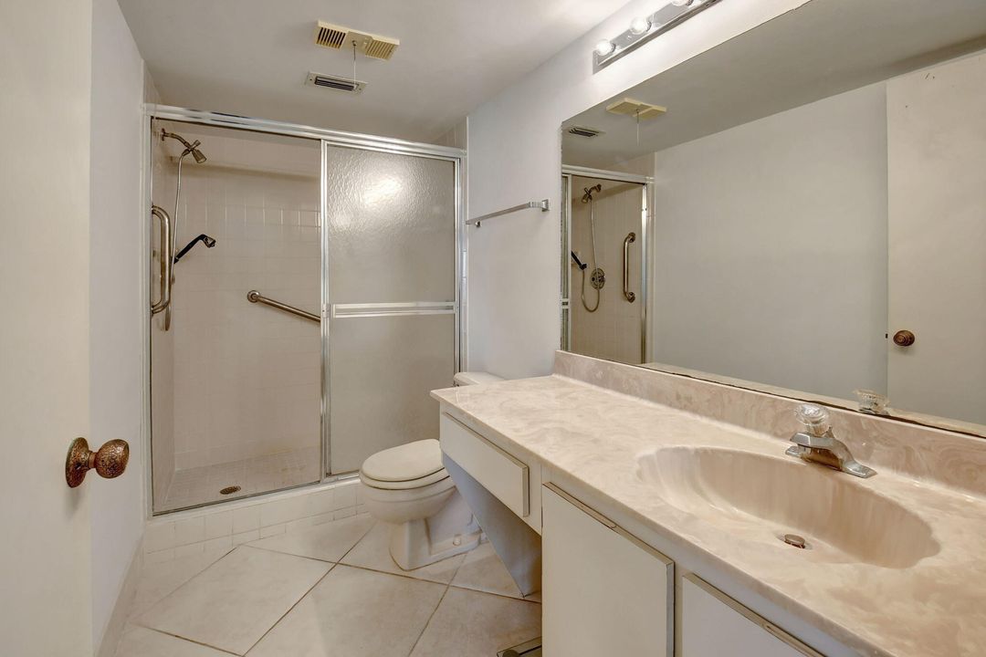 For Sale: $150,000 (2 beds, 2 baths, 1070 Square Feet)