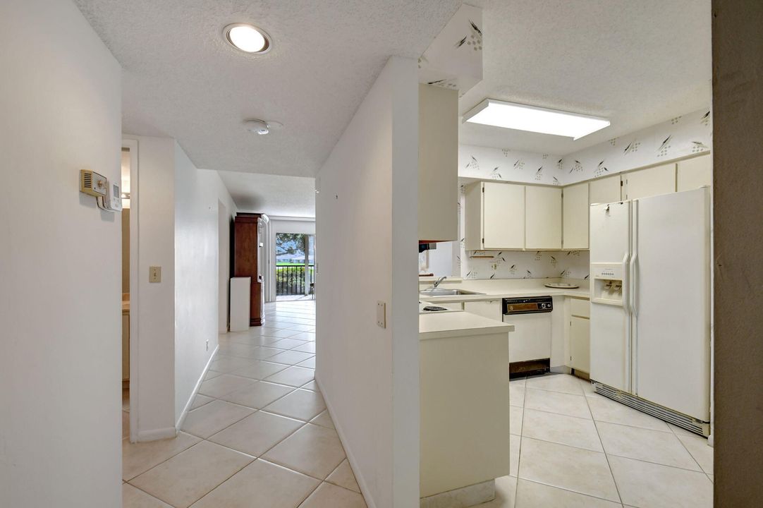 For Sale: $150,000 (2 beds, 2 baths, 1070 Square Feet)