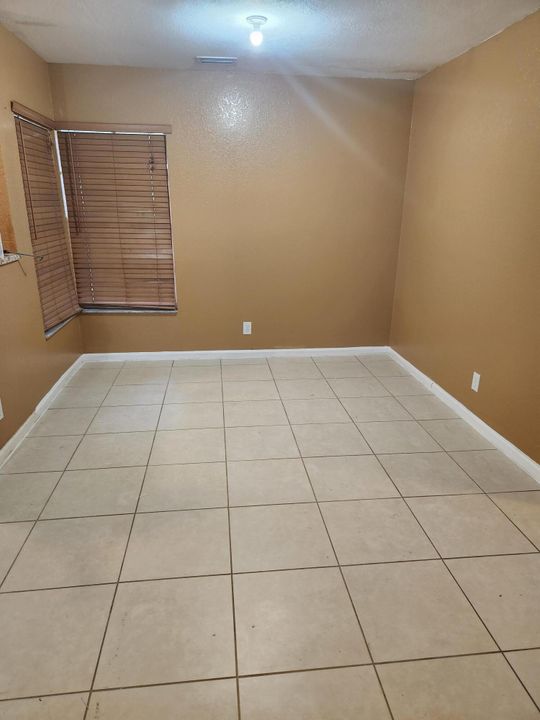 For Rent: $3,800 (4 beds, 2 baths, 2296 Square Feet)