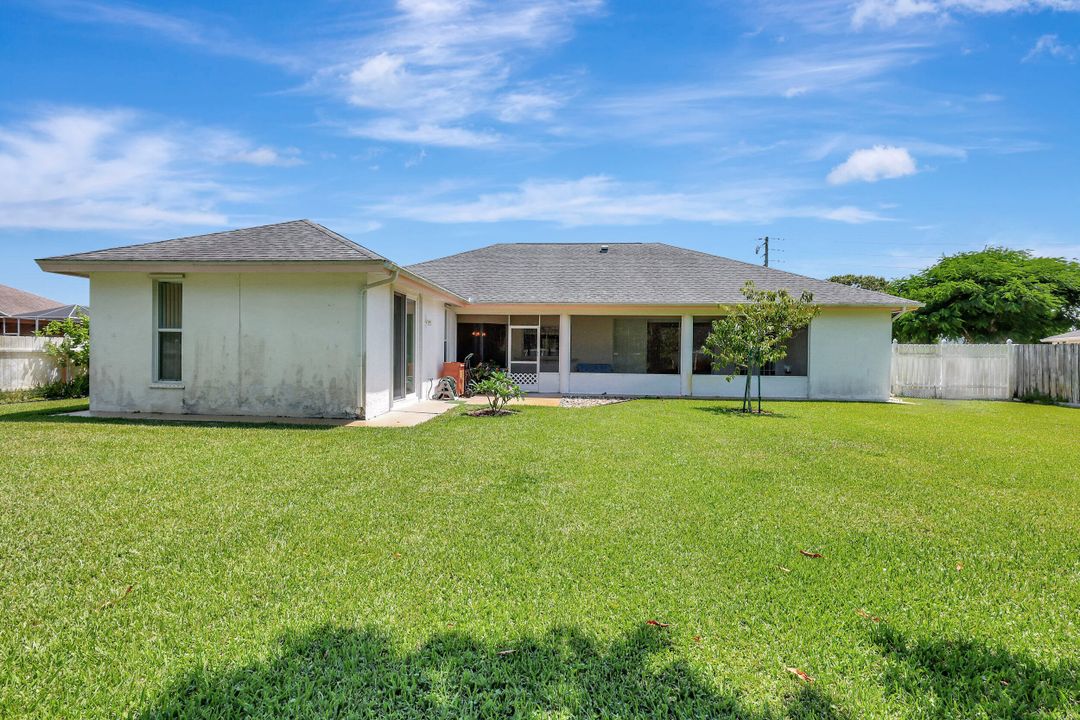 For Sale: $519,000 (3 beds, 3 baths, 2152 Square Feet)