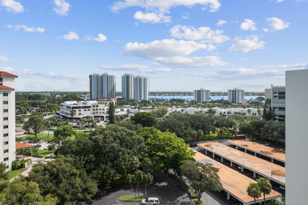 For Sale: $799,000 (2 beds, 2 baths, 1368 Square Feet)