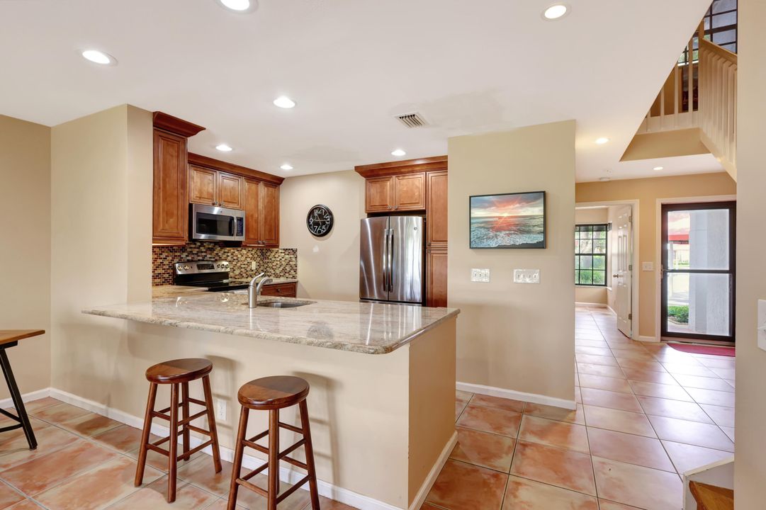 Active With Contract: $3,500 (3 beds, 2 baths, 1431 Square Feet)