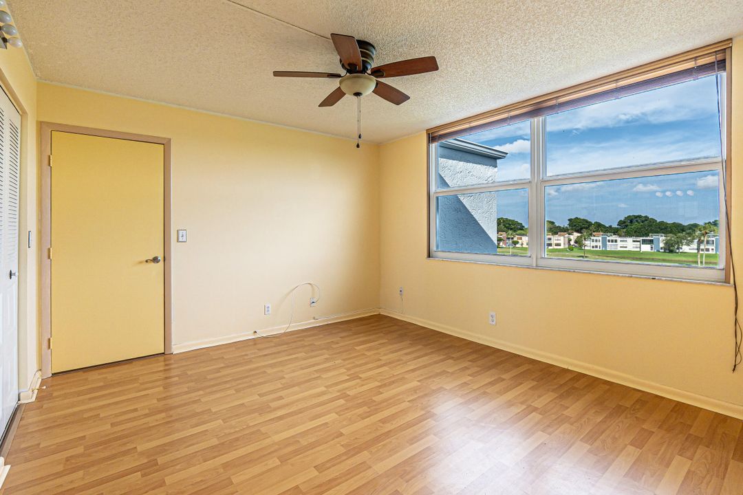 Active With Contract: $136,000 (2 beds, 2 baths, 1000 Square Feet)