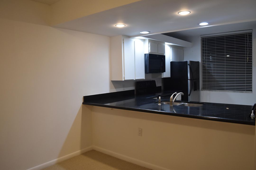 For Rent: $1,925 (2 beds, 2 baths, 1385 Square Feet)