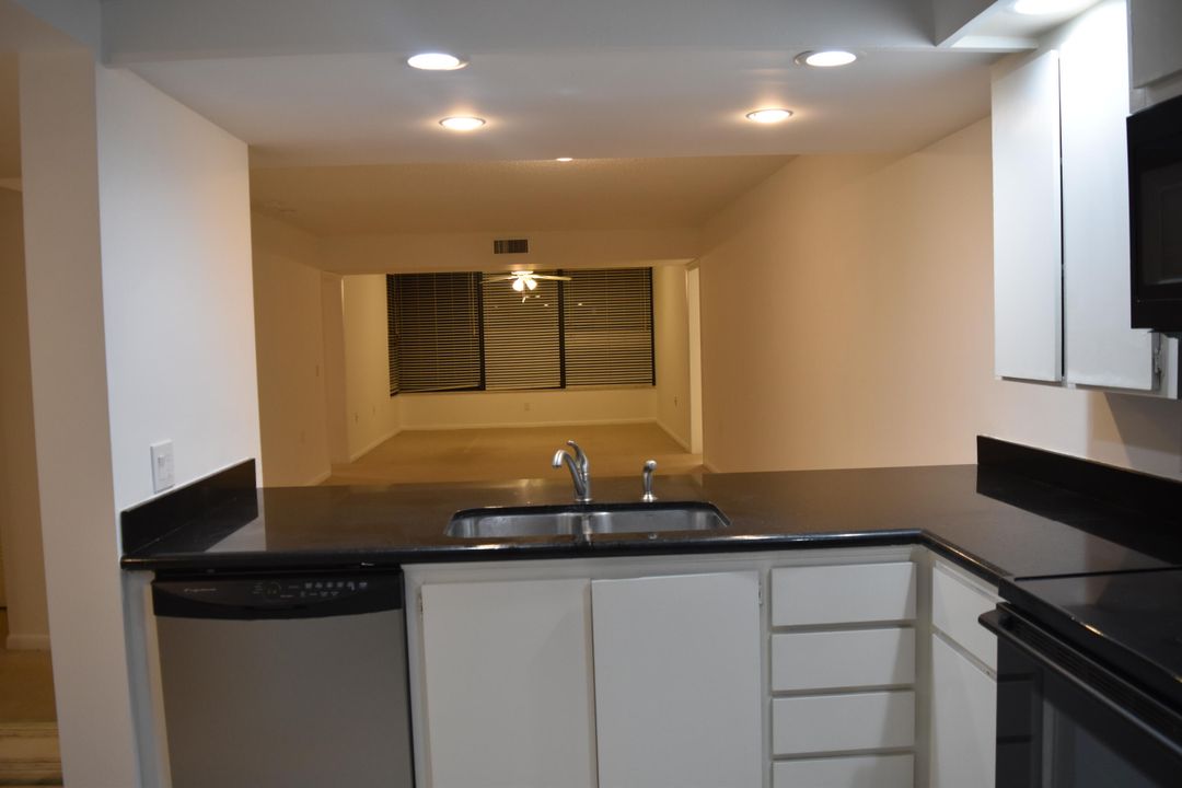 For Rent: $1,925 (2 beds, 2 baths, 1385 Square Feet)