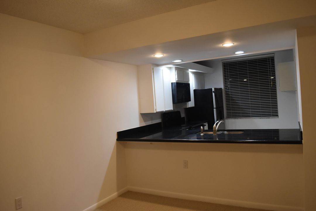 For Rent: $1,925 (2 beds, 2 baths, 1385 Square Feet)