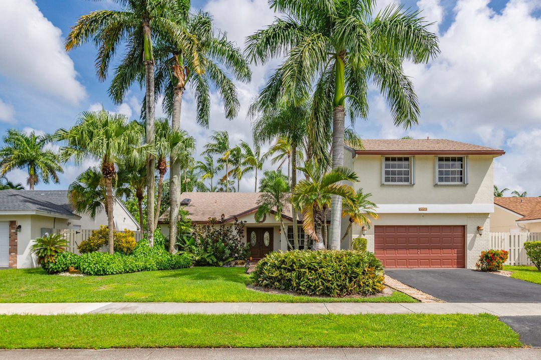 For Sale: $750,000 (4 beds, 2 baths, 2249 Square Feet)