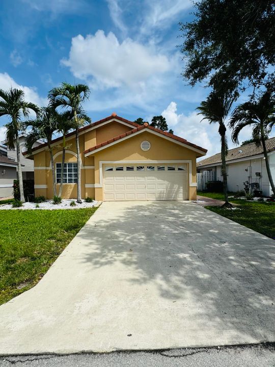 For Sale: $595,000 (4 beds, 2 baths, 1510 Square Feet)