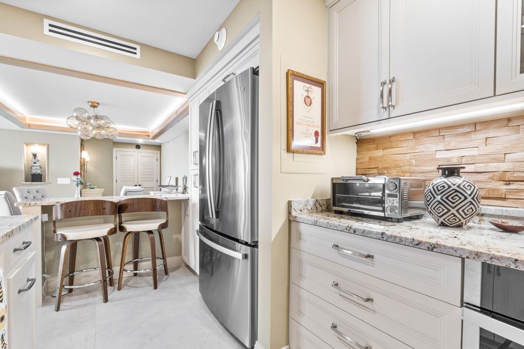 For Sale: $775,900 (2 beds, 2 baths, 1170 Square Feet)