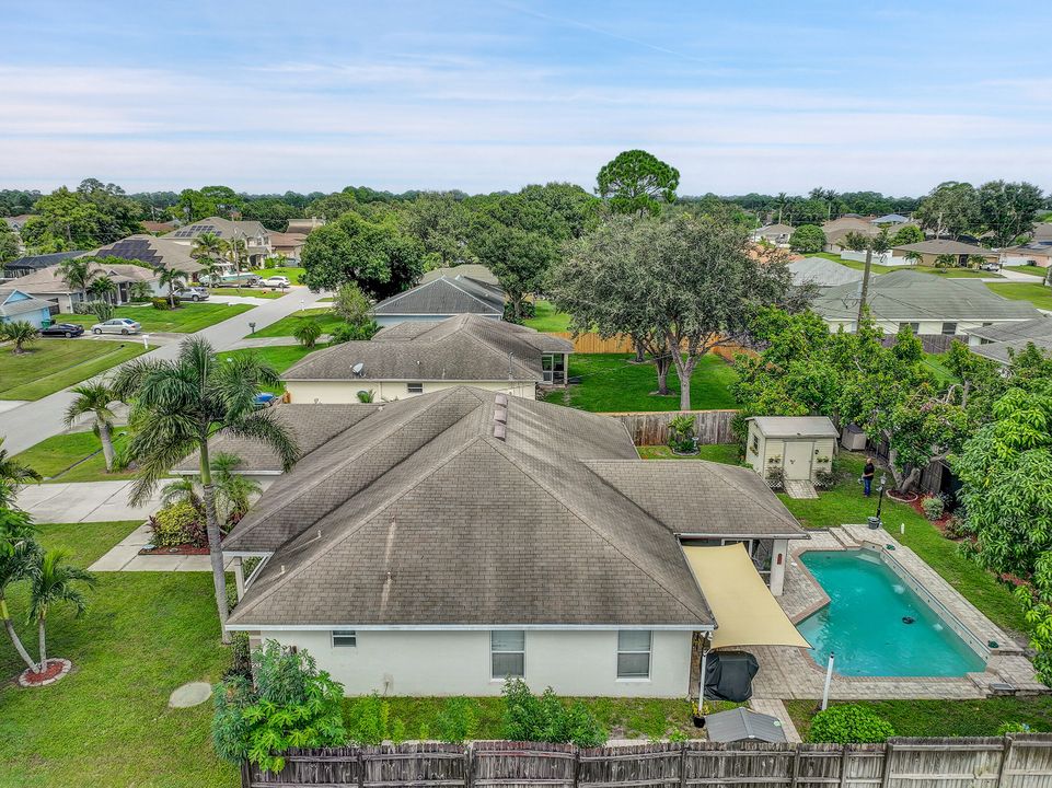 Active With Contract: $469,999 (3 beds, 2 baths, 2010 Square Feet)