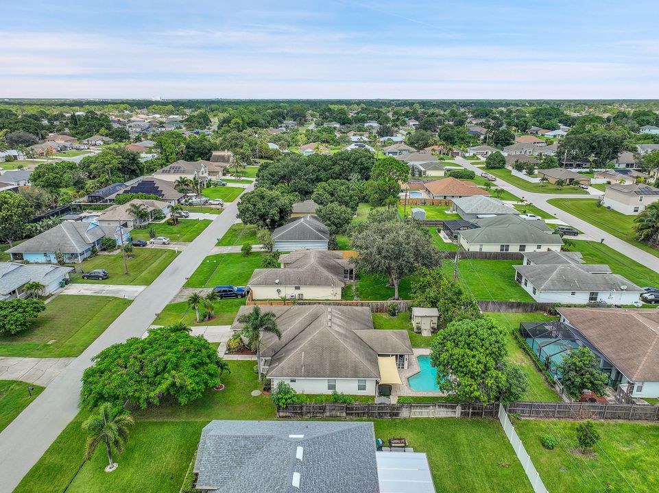 Active With Contract: $469,999 (3 beds, 2 baths, 2010 Square Feet)