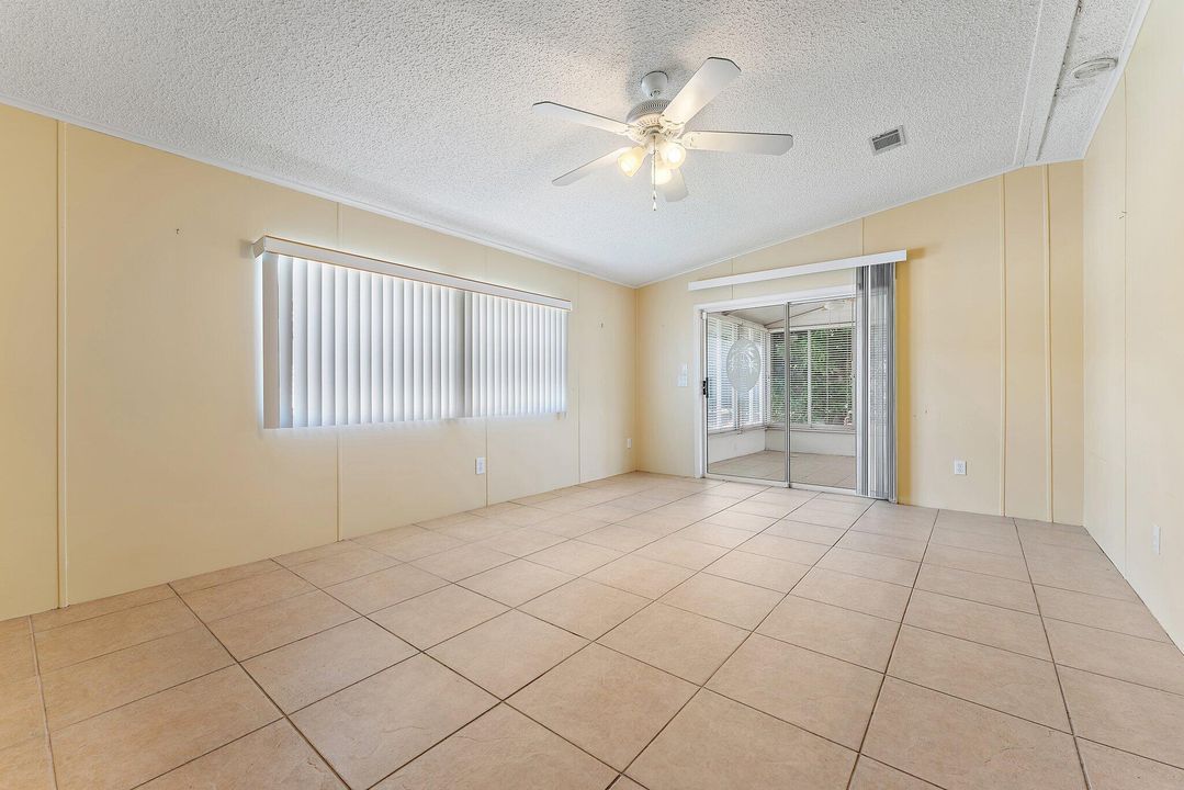 For Sale: $229,000 (2 beds, 2 baths, 1248 Square Feet)