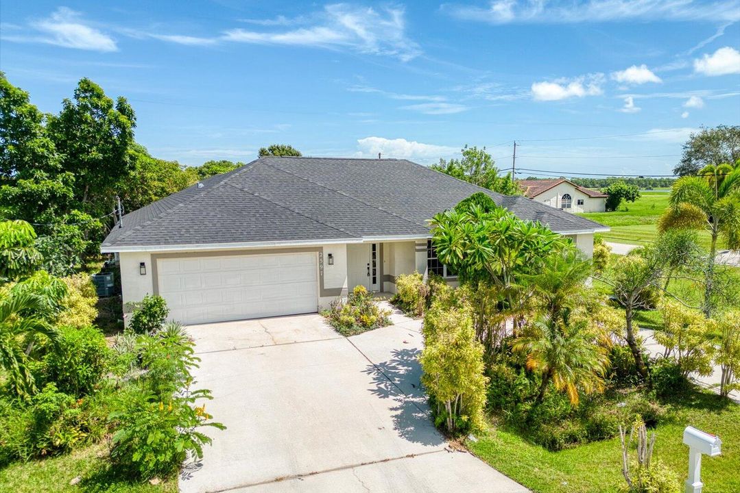 For Sale: $499,000 (3 beds, 2 baths, 1931 Square Feet)