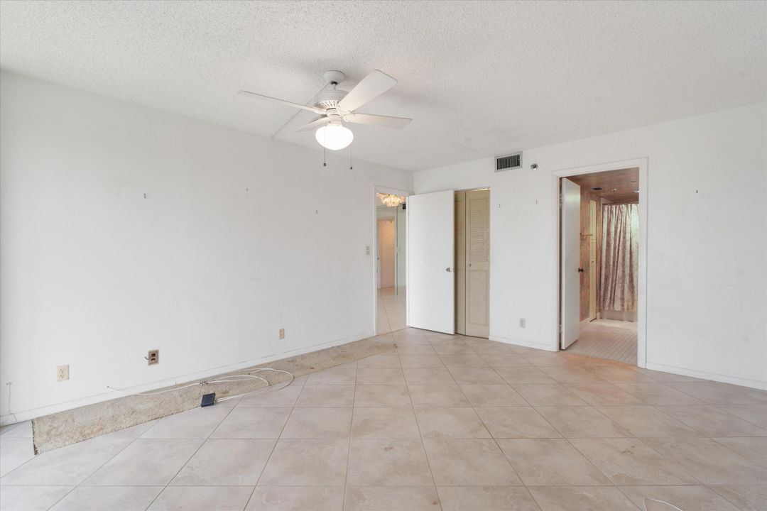 For Sale: $240,000 (2 beds, 2 baths, 1316 Square Feet)