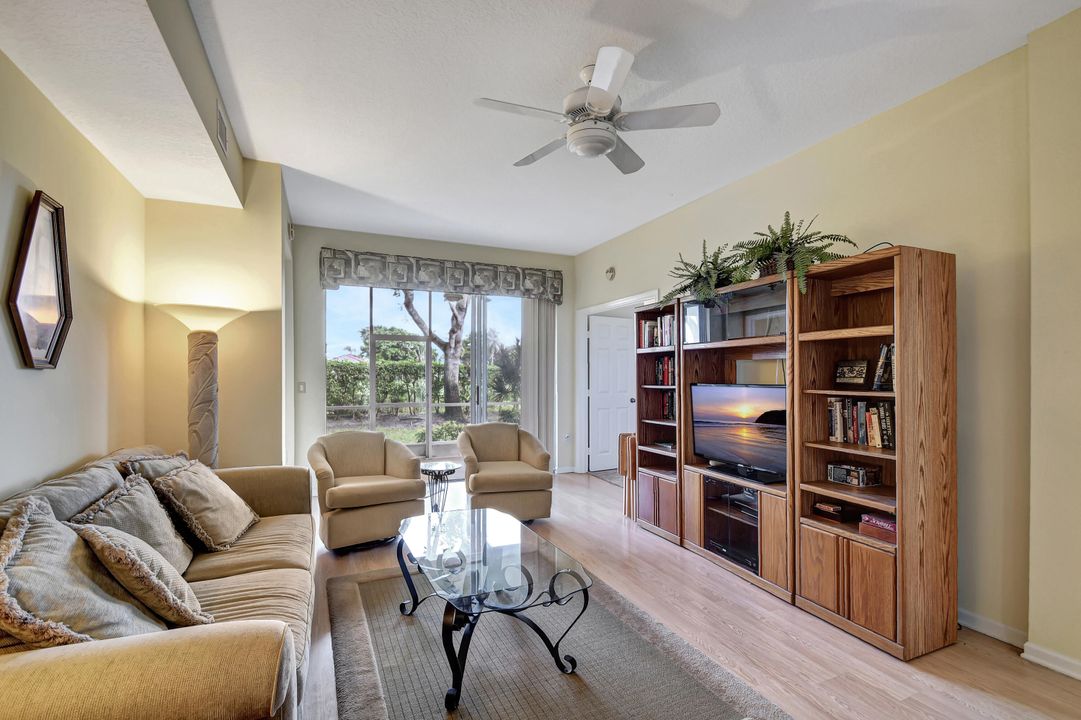 For Sale: $349,000 (3 beds, 2 baths, 1600 Square Feet)