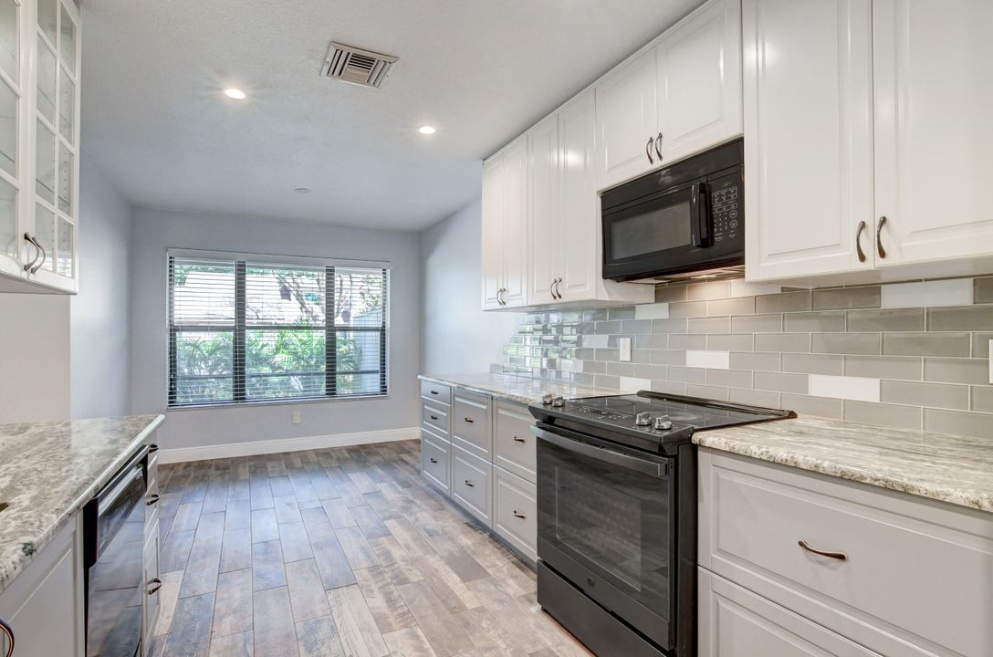 For Sale: $499,900 (3 beds, 2 baths, 2264 Square Feet)