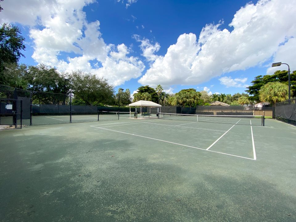 For Sale: $750,000 (3 beds, 2 baths, 2648 Square Feet)