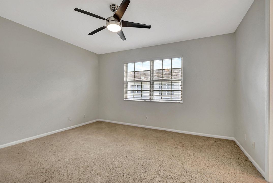 Active With Contract: $2,800 (3 beds, 2 baths, 1584 Square Feet)