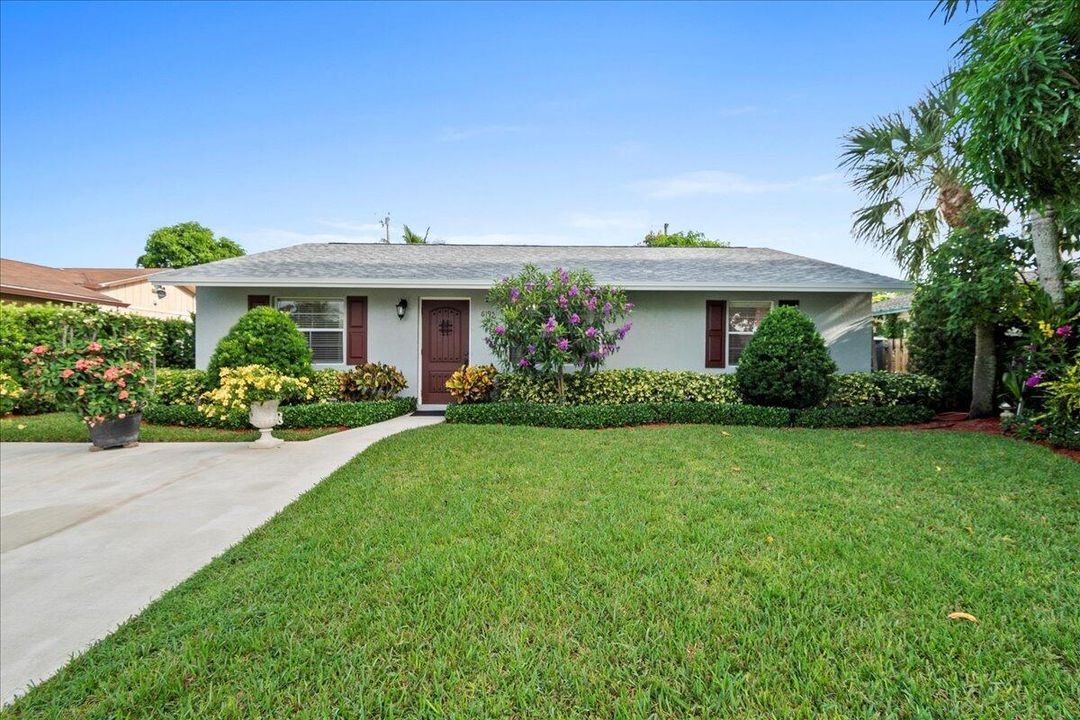 For Sale: $559,000 (3 beds, 2 baths, 1260 Square Feet)