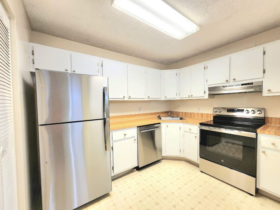 For Rent: $1,200 (1 beds, 1 baths, 639 Square Feet)