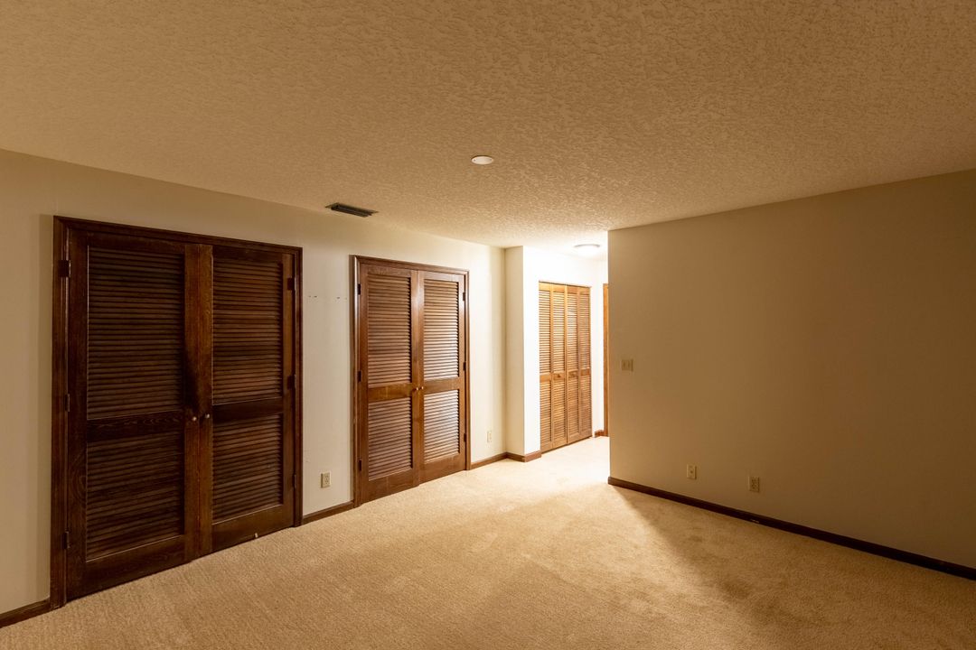 Active With Contract: $2,300 (2 beds, 4 baths, 1143 Square Feet)