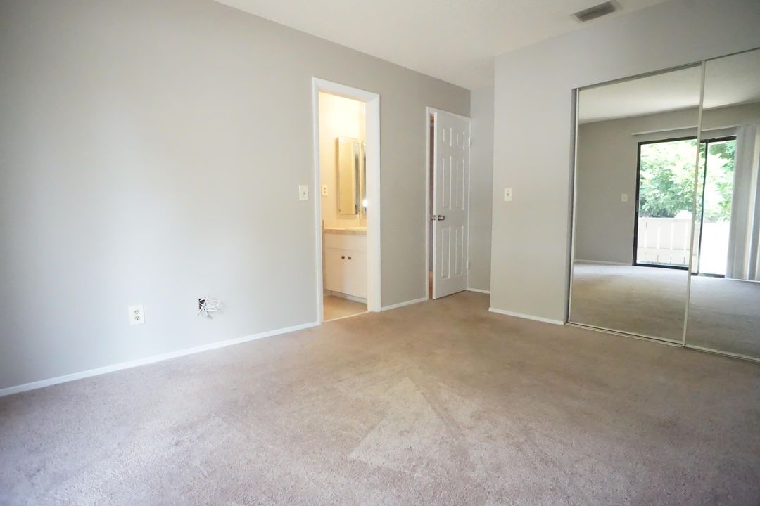 For Rent: $2,250 (3 beds, 2 baths, 1232 Square Feet)