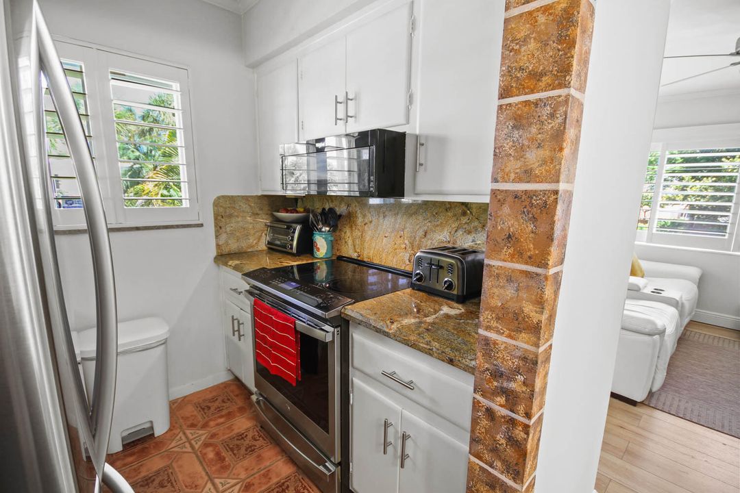 For Sale: $450,000 (1 beds, 1 baths, 620 Square Feet)