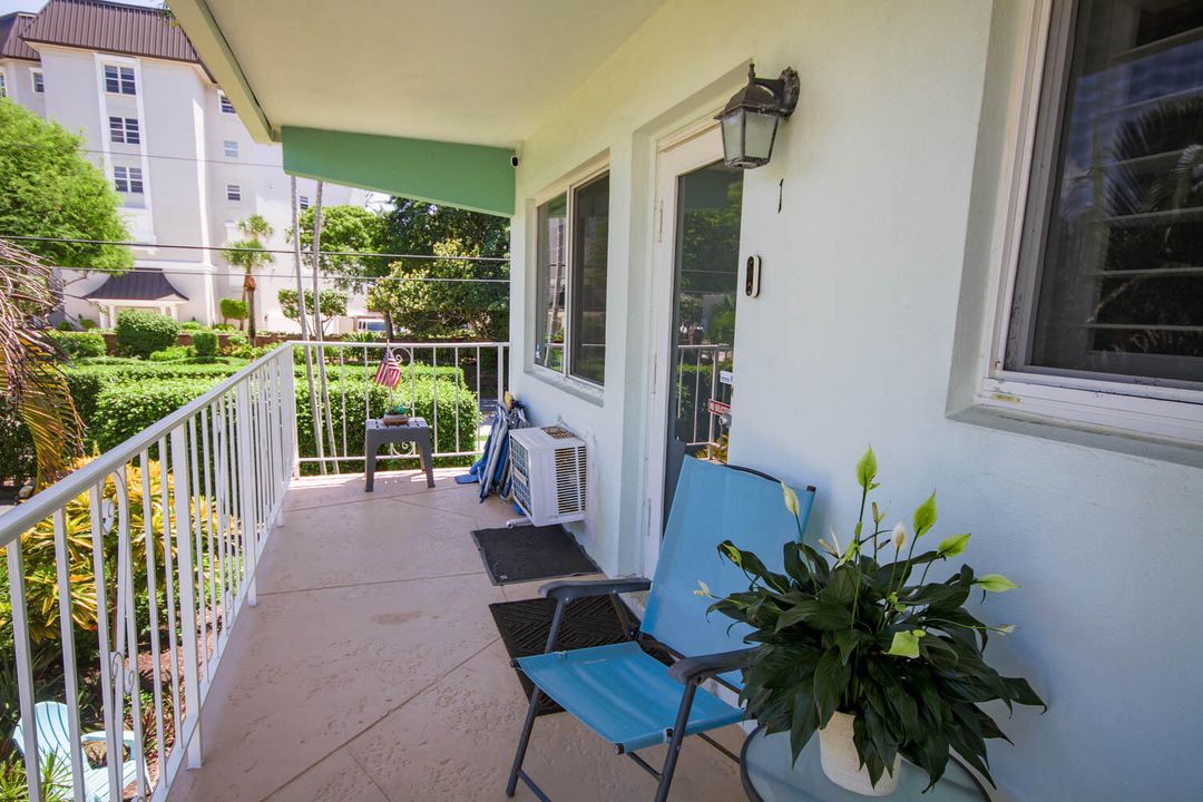 For Sale: $450,000 (1 beds, 1 baths, 620 Square Feet)