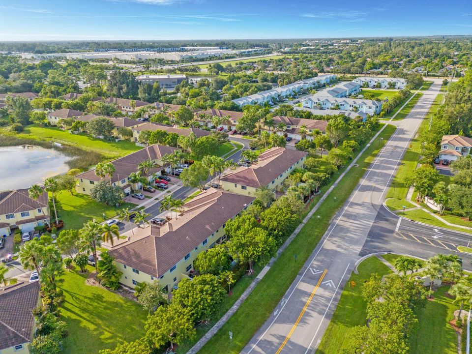 Active With Contract: $415,000 (3 beds, 2 baths, 1612 Square Feet)