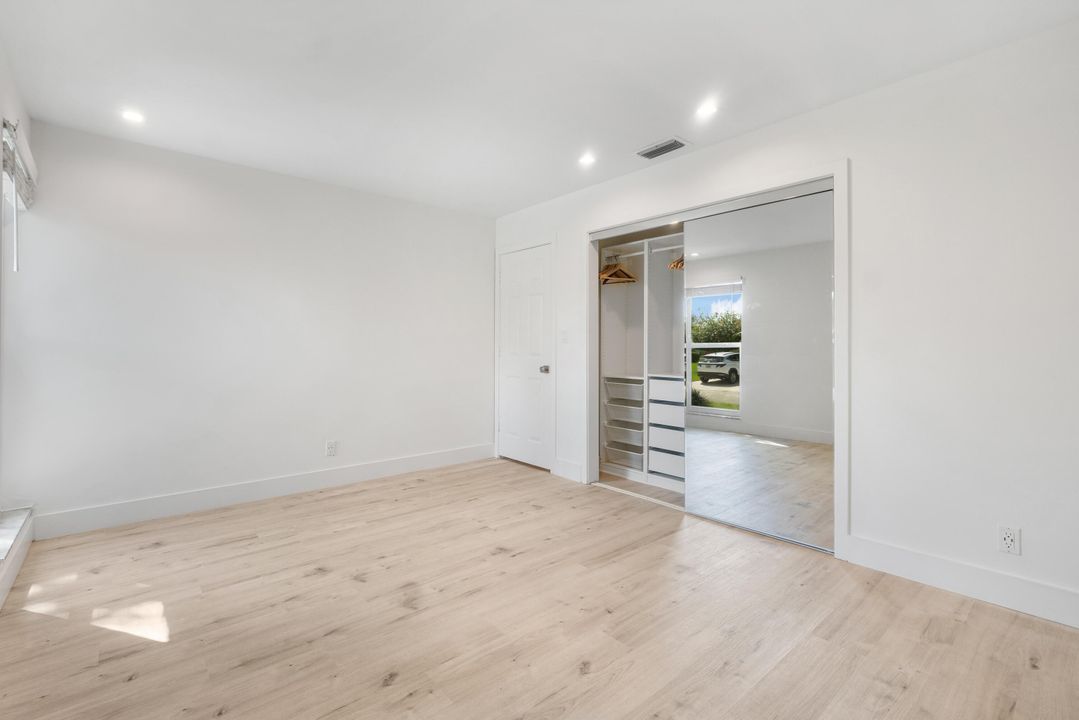 Active With Contract: $3,300 (2 beds, 2 baths, 1396 Square Feet)