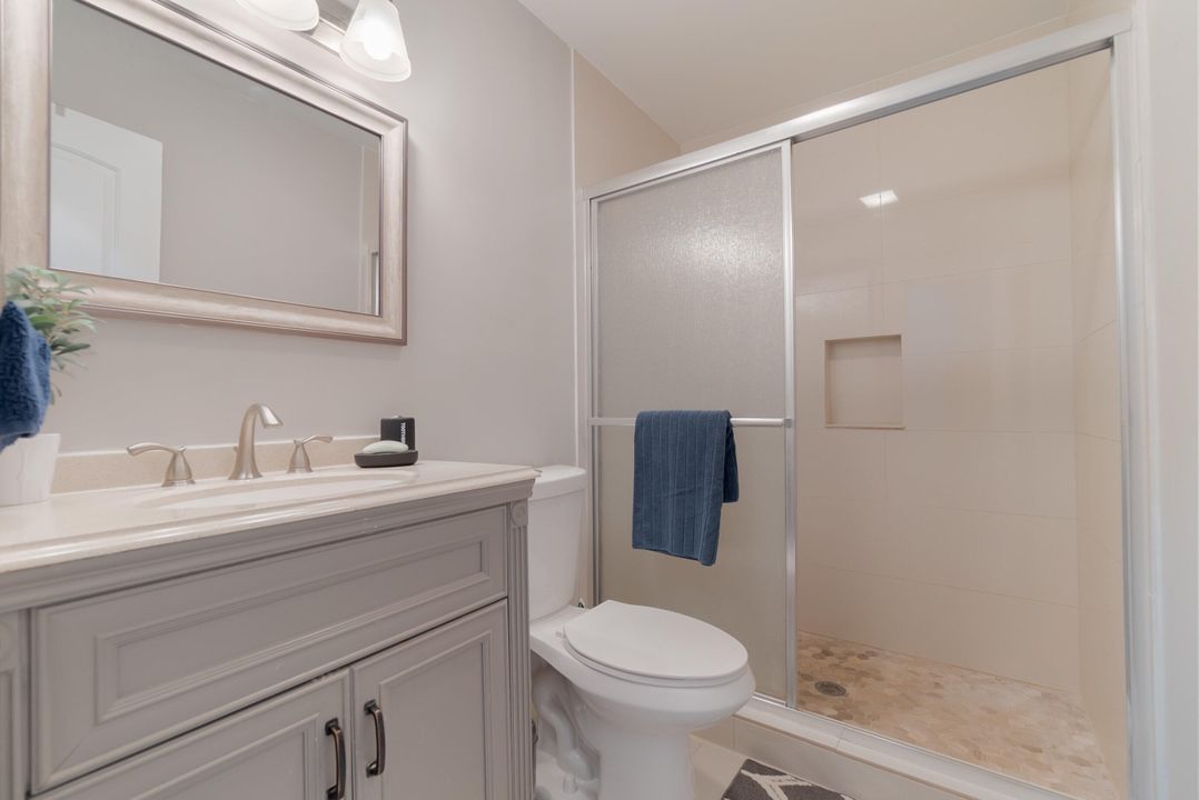 Active With Contract: $345,000 (3 beds, 2 baths, 1300 Square Feet)