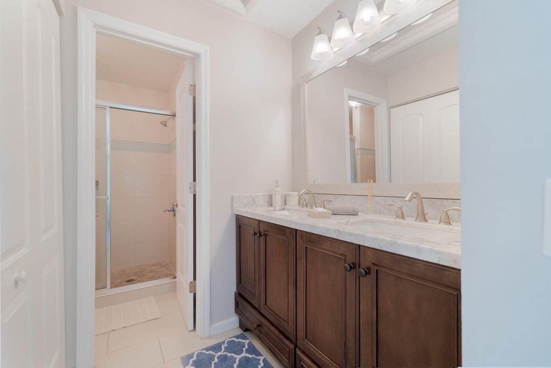 Active With Contract: $345,000 (3 beds, 2 baths, 1300 Square Feet)