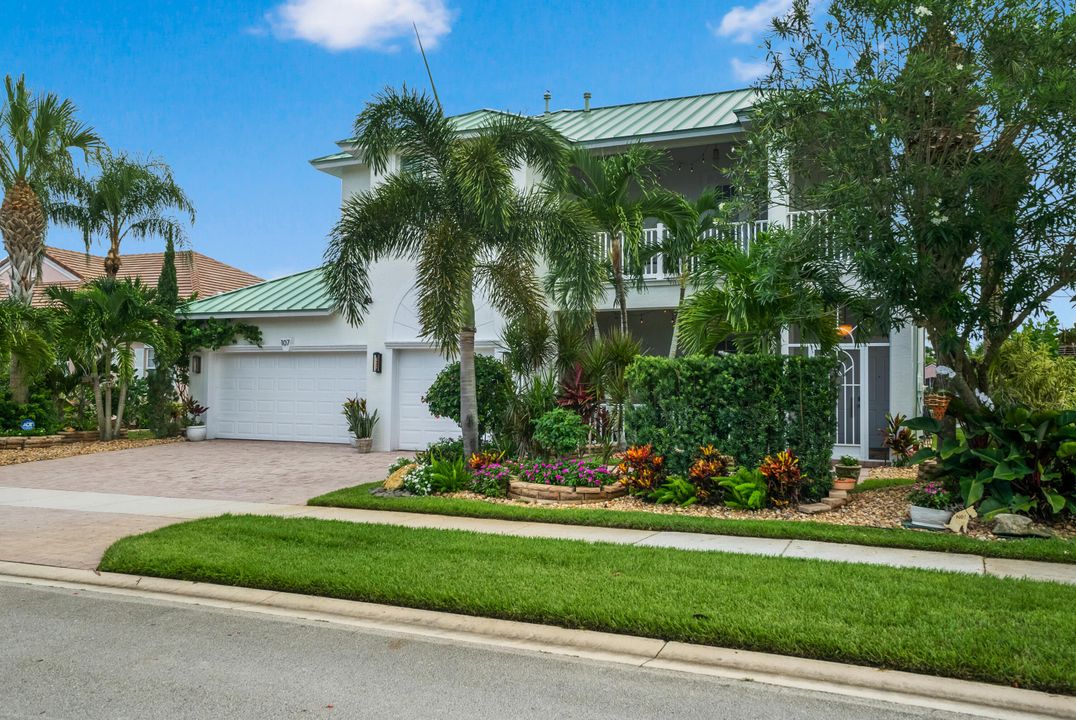 For Sale: $938,000 (4 beds, 3 baths, 3143 Square Feet)