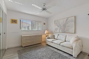 For Sale: $219,000 (2 beds, 2 baths, 1150 Square Feet)