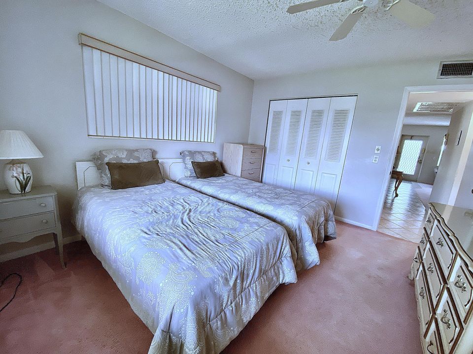 For Sale: $132,000 (2 beds, 1 baths, 820 Square Feet)