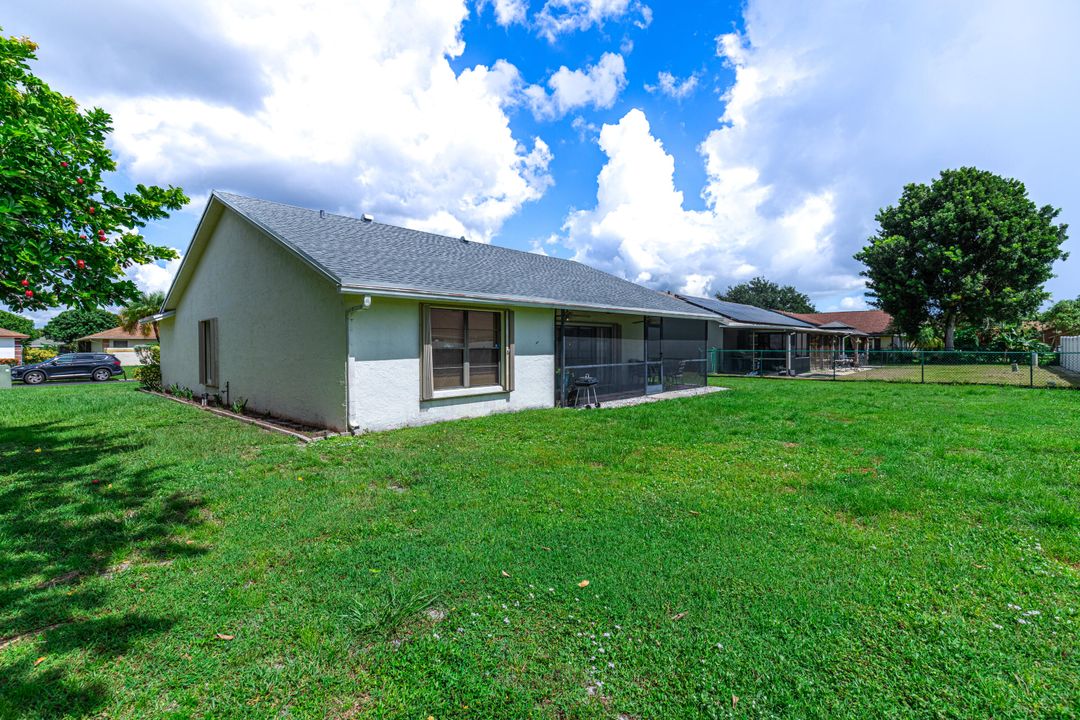 Active With Contract: $440,000 (3 beds, 2 baths, 1301 Square Feet)