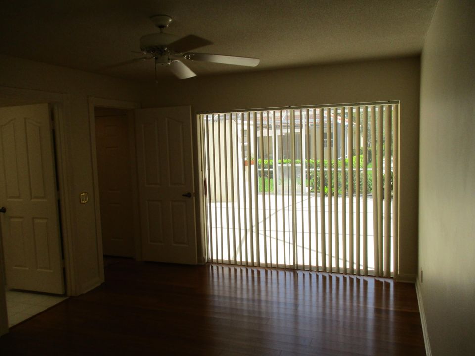 For Rent: $2,550 (2 beds, 2 baths, 1200 Square Feet)