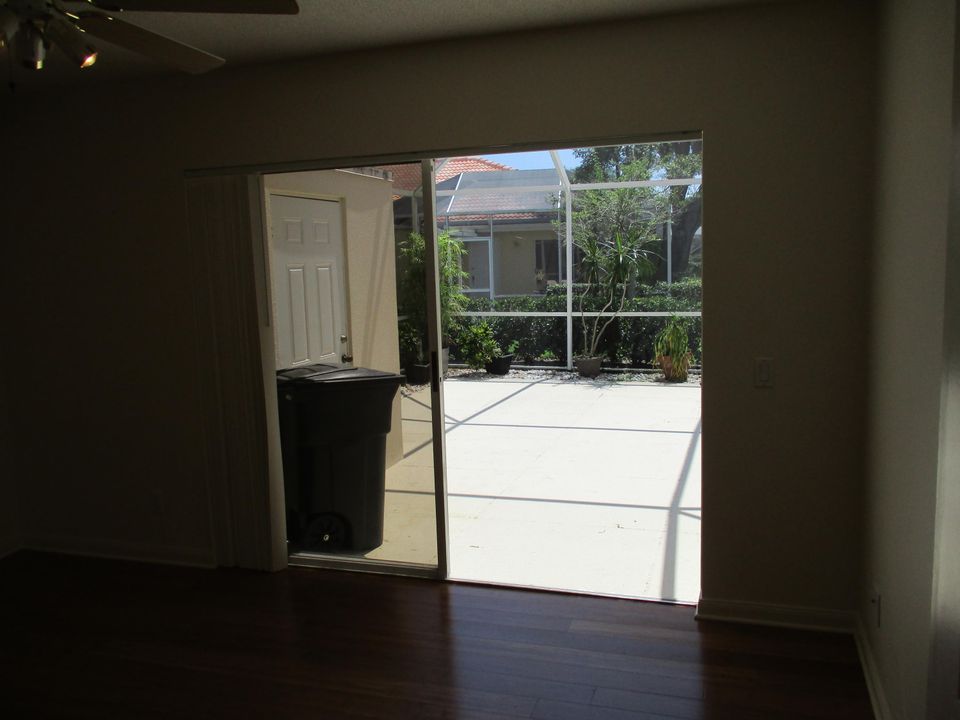 For Rent: $2,550 (2 beds, 2 baths, 1200 Square Feet)