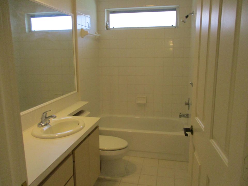 For Rent: $2,550 (2 beds, 2 baths, 1200 Square Feet)