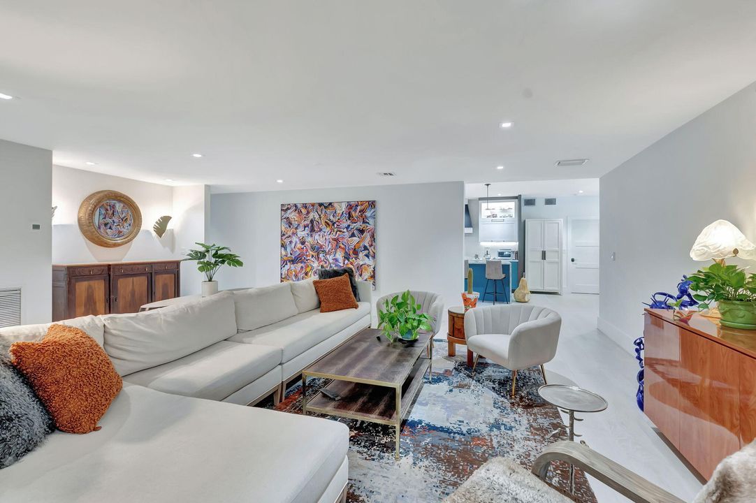 For Sale: $2,845,000 (4 beds, 4 baths, 2687 Square Feet)